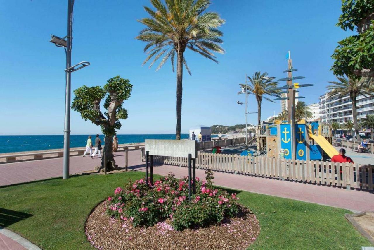 Maison Lamic 1 Lloret de Mar Bagian luar foto
